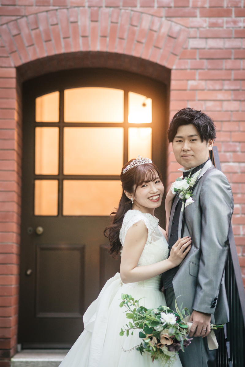 美術館の前で…