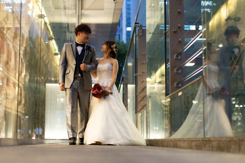 ガラスの反射を使ってスタイリッシュに