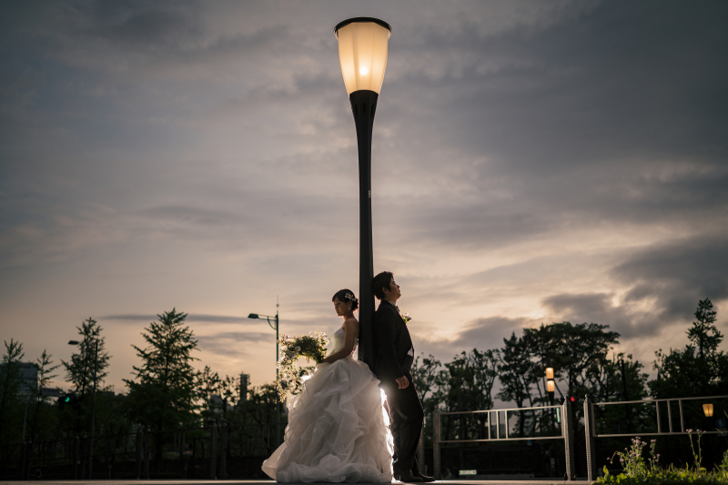 街灯で背中合わせ♡