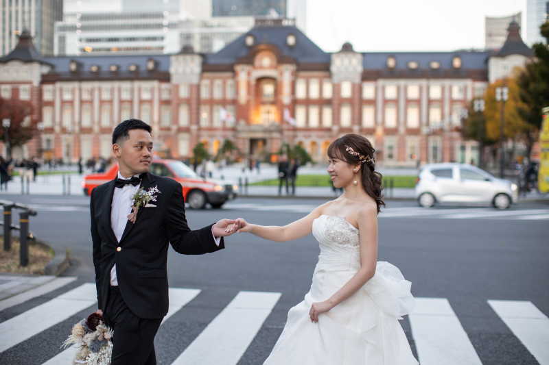 駅舎前の横断歩道で!