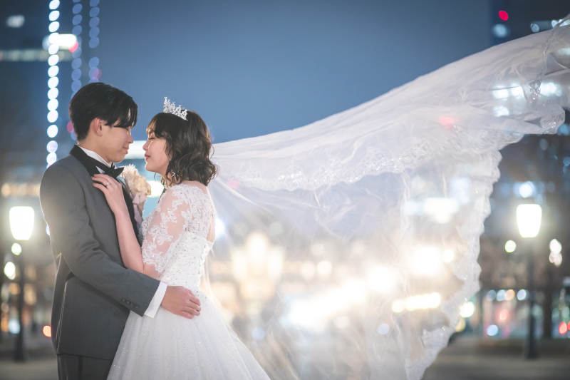 ベールをなびかせて