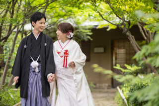 笑顔あふれる和装と洋装のロケーション
