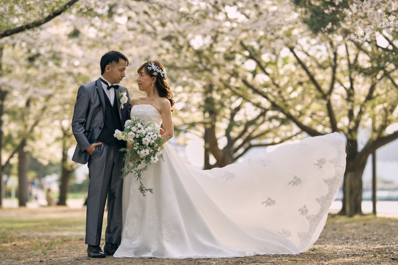 ドレスをふわっとさせたショット