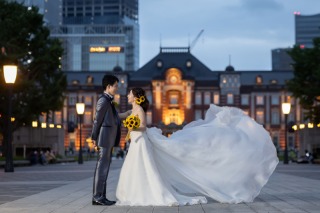 ひまわりと東京丸の内