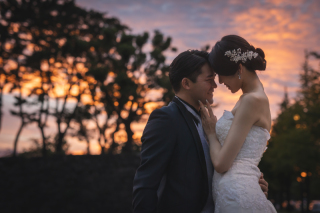 ロマンティックなムードを、鮮やかさと柔らかさを併せ持つ色彩で演出するSUGIの感性。SNSにアップした時、アルバムやウェルカムボードにプリントした時に、彼の写真の美しさが人々の目を引くこと間違いなし！