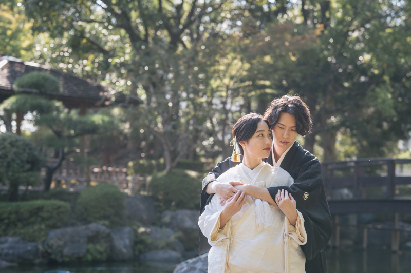 和やかな雰囲気だけでなく、もちろん写真の技術も一流のベテランフォトグラファー。豊かな自然の風景から美しい夜景まで、その瞬間にしかない光や表情を鮮やかに映し出してくれる腕前。安心して任せられる存在です。