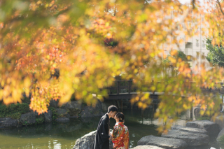 どんなロケーションでもアートのように閉じ込めて。自然の美しさはもちろん、シンプルなスタジオ撮影までも、色彩豊かに、そしてスタイリッシュに仕上げてくれる独自の感性と信頼のクオリティが魅力のKOHYOH。