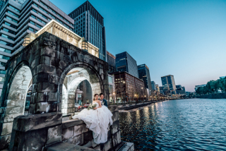 鮮やかな色彩が彼の写真のもうひとつの特徴。撮影技術や独自の色調補正で、まるで絵画のような豊かな色合いで見る人を魅了します。SNSへの投稿やウェルカムボードで注目を集めること間違いなしの美しい作品たち。