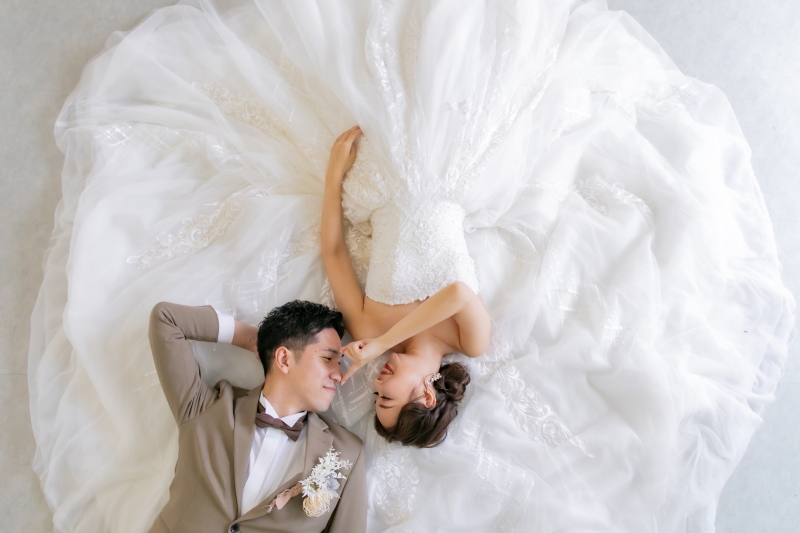 緊張させない雰囲気作りを心かけているからこそ、おふたりらしい表情が生まれる。穏やかで落ち着いたムードで撮影可能。出来上がった写真を見返して、楽しかった日のことをいつまでも思い出していただけますように。