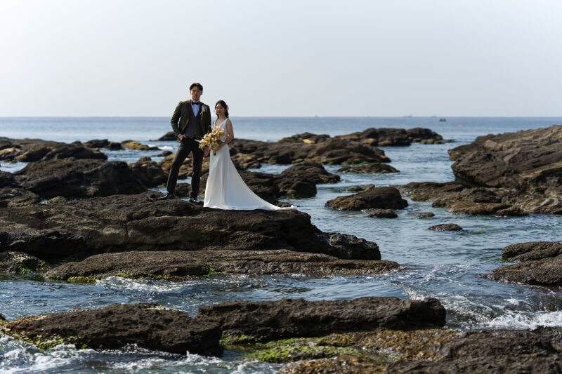 【選べる人気オプション付】城ヶ島or黒崎の鼻ロケフォト｜メイク+衣裳+ブーケ+全データ｜雨天保証付《土日追加料金無料》