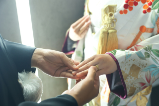 愛の瞬間を、プロの手で美しく残します。