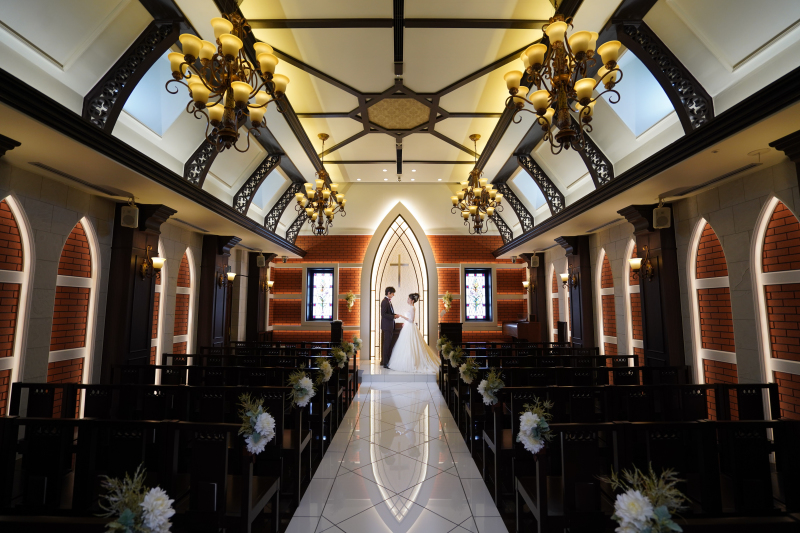 神聖なチャペルでフォトウエディング