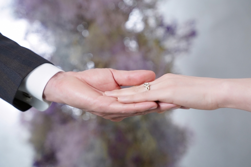 指輪をにピントを合わせて♡