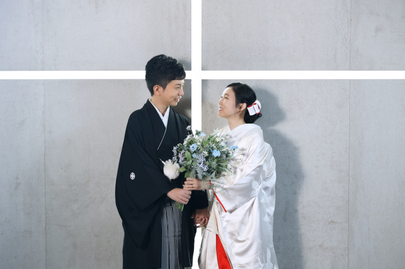 光のラインが際立つ、都会的なクロス