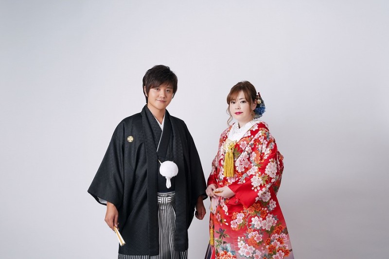 鮮やかな和装で