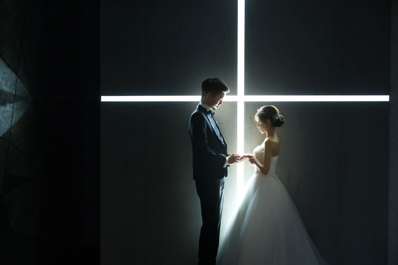 永遠の誓いを交わす瞬間を