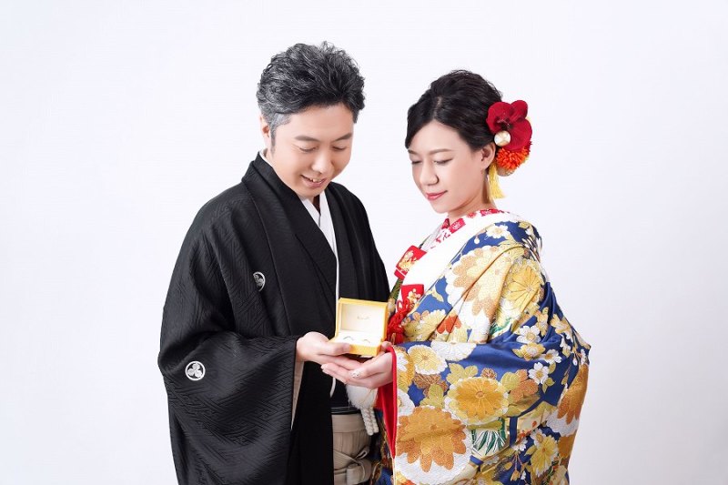 指輪を見つめて…