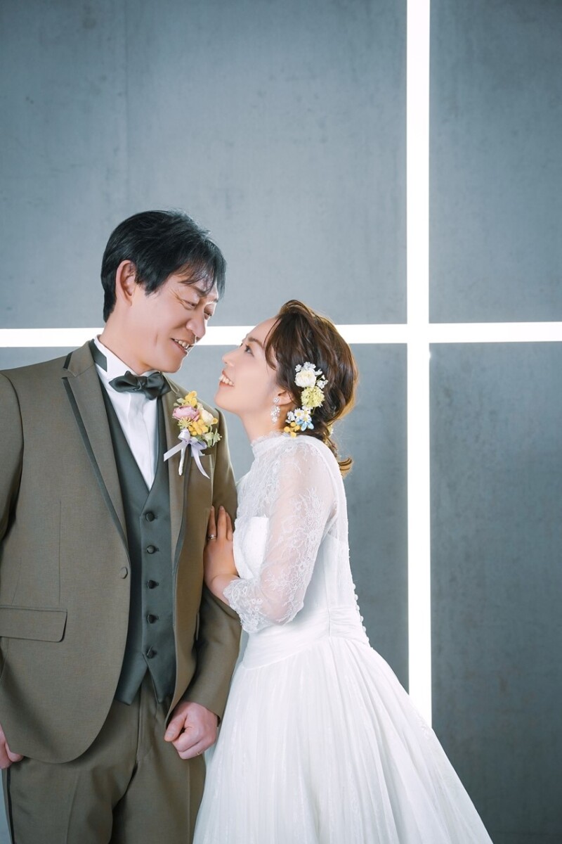 寄り添って愛を誓う