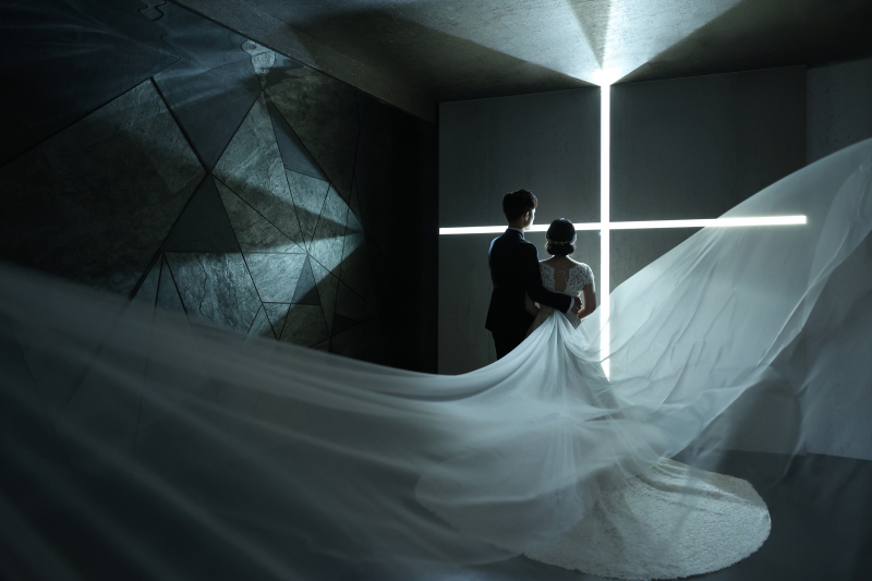 誓いの瞬間をドラマチックに