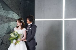 優美なドレスと鮮やかな和装で