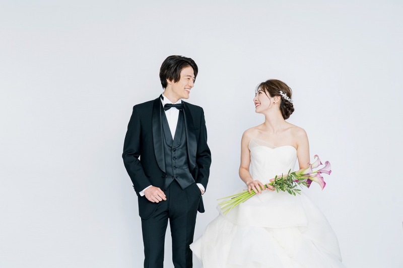 【cotowa台紙セット】リュクスなスタジオで撮影するドレス1着プラン&台紙1面がついたプラン
