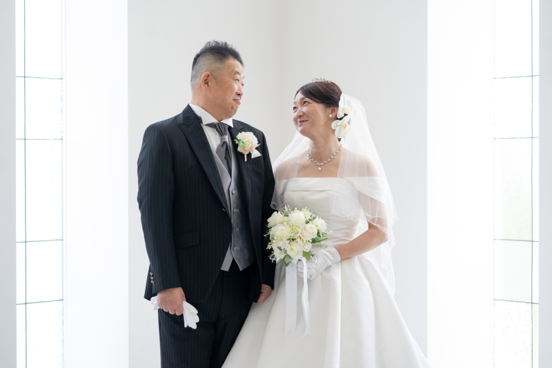 向かい合って…