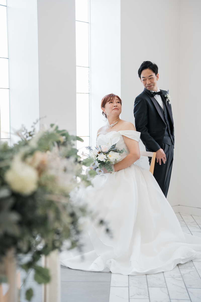 肩を寄せ合って