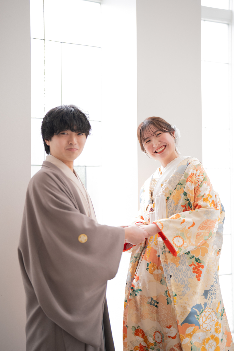 重ねた手と手