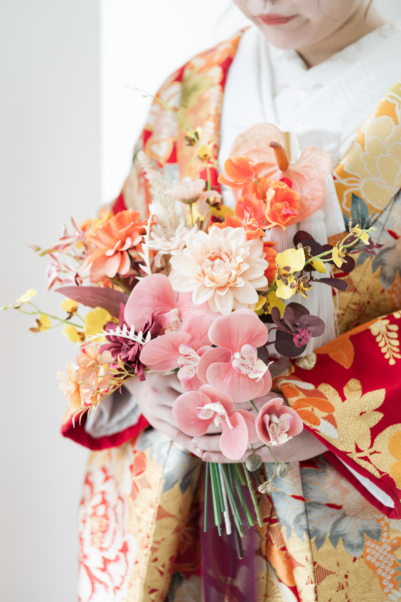 華やかな花柄刺繍の色打掛 黒 手刺繍熨斗麗華寿文 | ブライド | TAKAMI BRIDAL