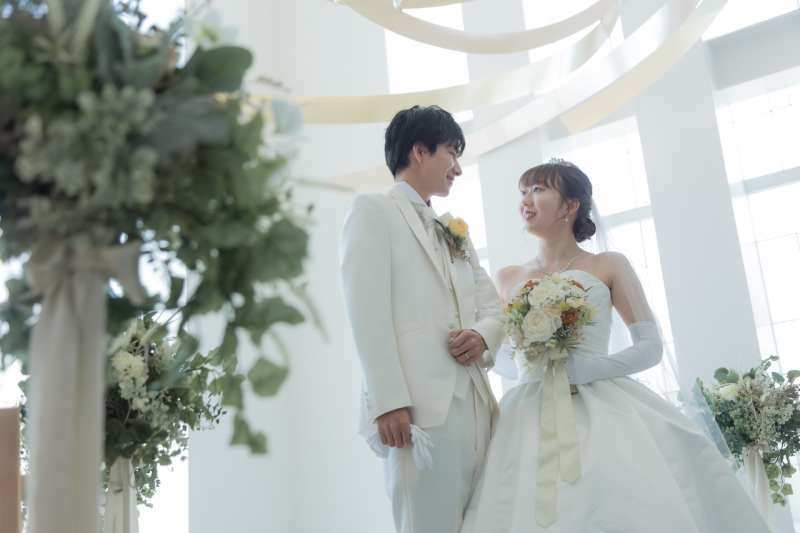 続いてはウェディングドレスで