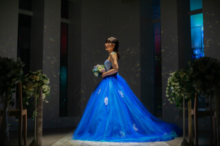 ブルーのドレスでロマンチックに！！