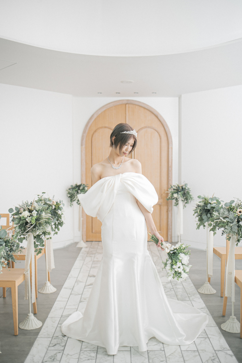 ドレスは個性的なマーメイドドレス