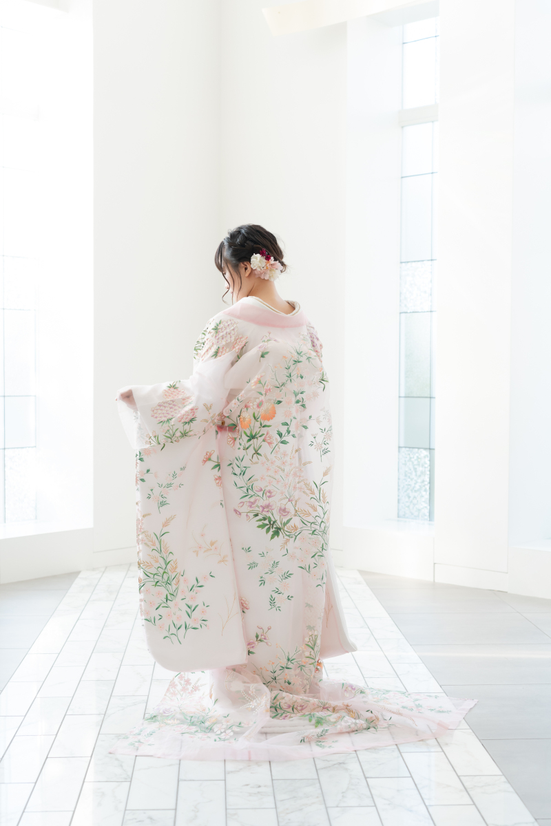 髪飾りや小物ブーケもピンク一色♡