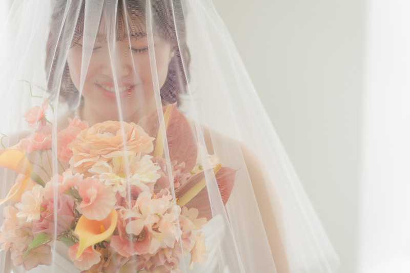 ベールに包まれて・・・