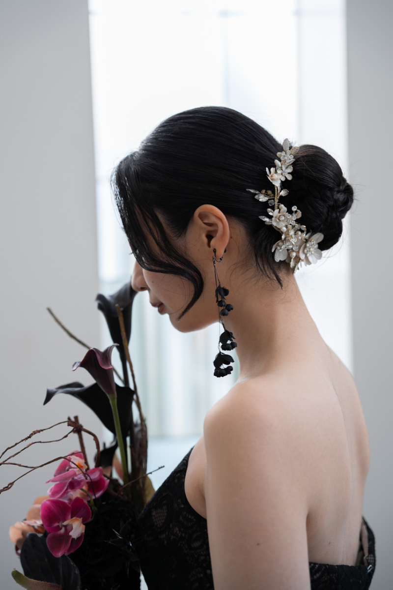 ヘアスタイルやブーケも大人っぽい印象になりますね