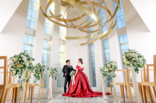 カラードレスで華やかに☆