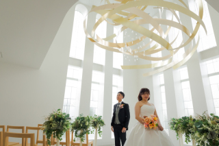 【期間限定｜基本料金34,500円で叶う】洋装１着プラン｜５０カットデータ・花嫁ヘアメイク＊定価69,000円&rarr;34,500円