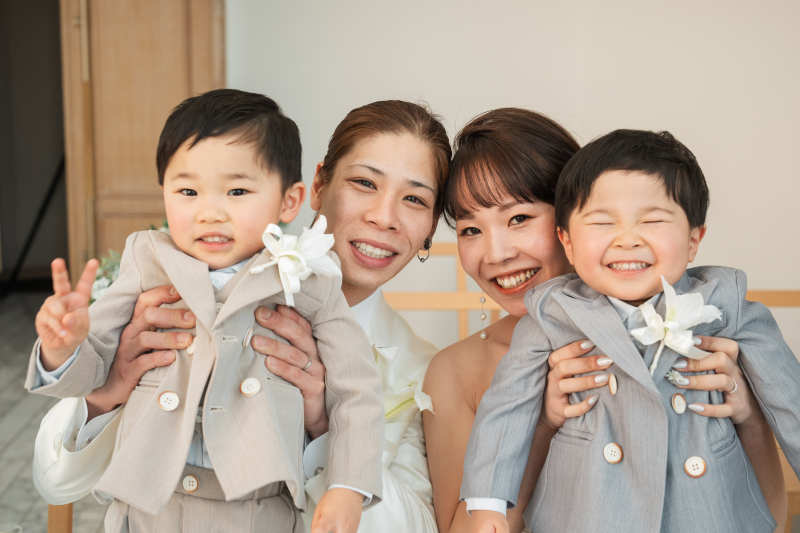 【ファミリーフォトWD】何人で撮っても追加料金無★お得なキャンペーン開催中♪|洋装1点|全データ&アルバム1冊付き