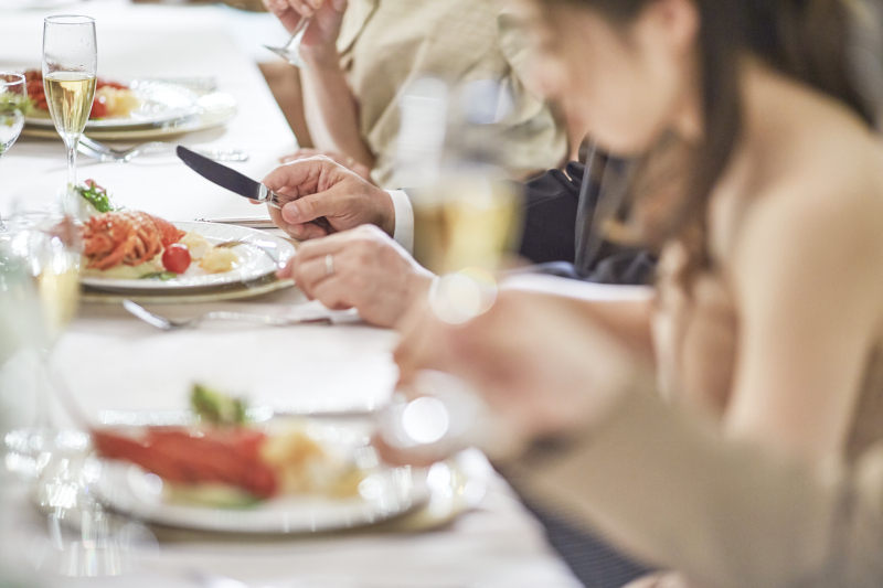 【期間限定】基本料50%オフ◆和装&洋装各1着_チャペルフォト+会食プラン|全データ&アルバム1冊&6名分お食事代付☆