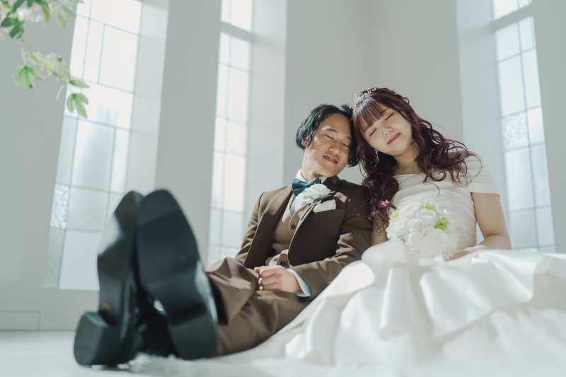 【期間限定】基本料50%オフ◆洋装2着_チャペルフォト+会食プラン|全データ&アルバム1冊&6名分のお食事代付き☆