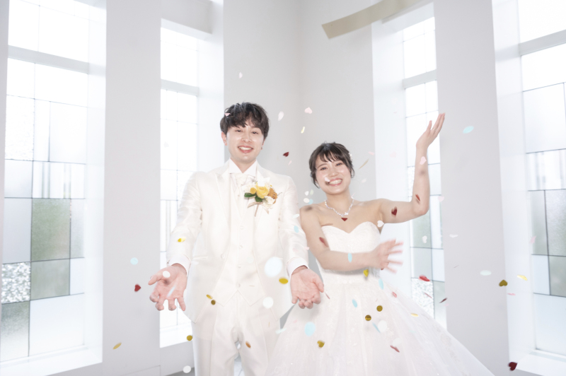 【期間限定】基本料50%オフ◆和装&洋装各1着_チャペルフォト+会食プラン|全データ&アルバム1冊&6名分お食事代付☆