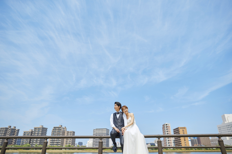 【期間限定】基本料50%オフ◆洋装2着_チャペルフォト+会食プラン|全データ&アルバム1冊&6名分のお食事代付き☆