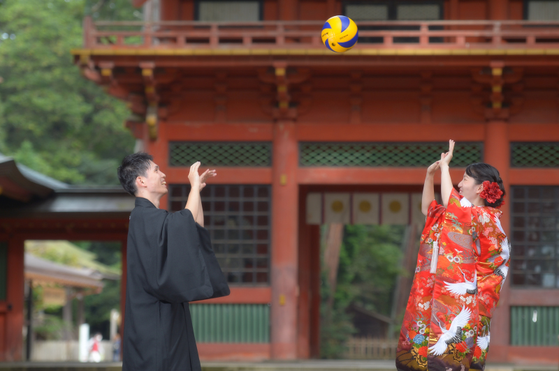 和装でバレーボール