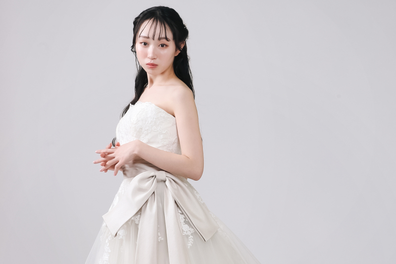 【8月まで☆3.3万円】ドレスとヘアメイクの魔法で叶える花嫁体験♡|55.000円⇒33.000円|美肌レタッチデータ3カット付