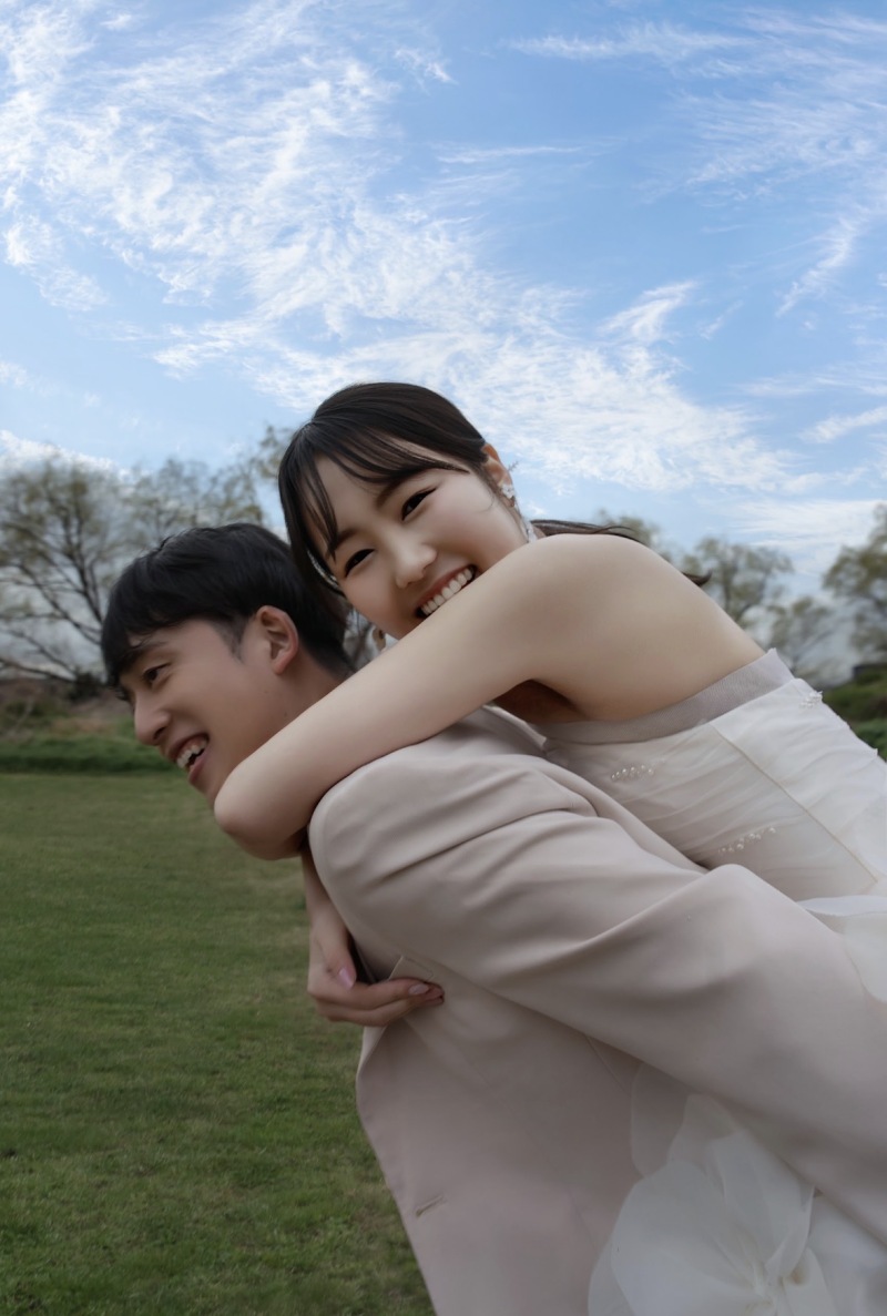 笑顔いっぱいのおんぶショット