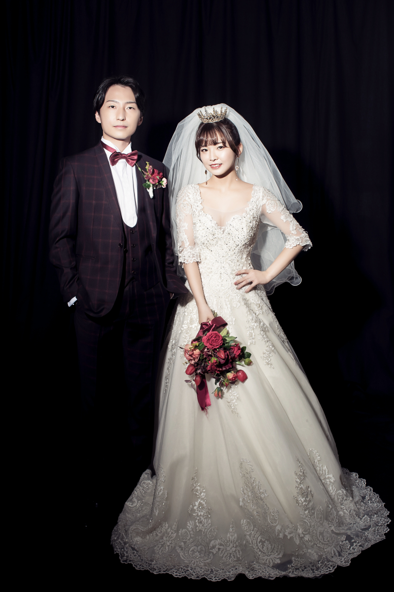 黒背景でシンプルに