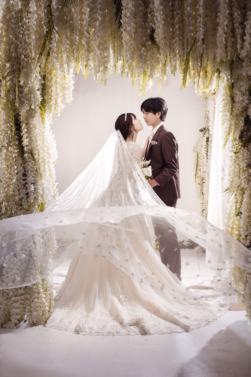 お花に囲まれたベールシーン