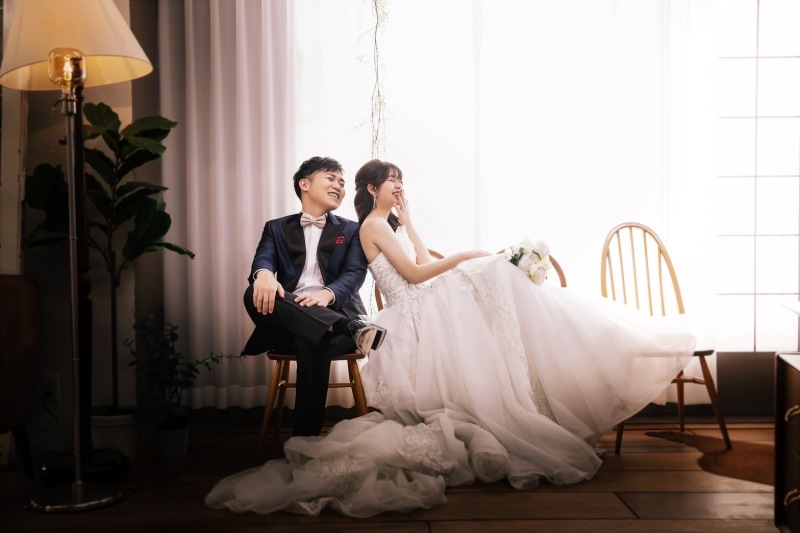 大きな窓の前で♪