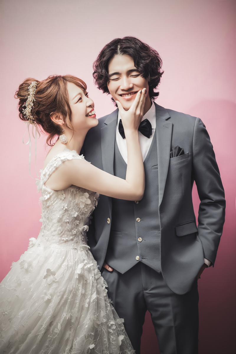 ほっぺをつまんで♡