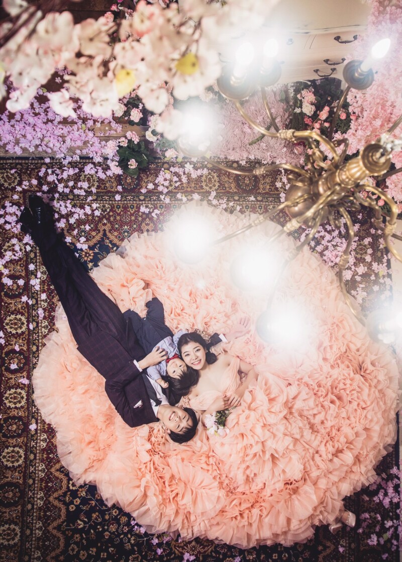 家族三人で寝転がって